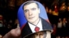 Матрешка с изображением Дмитрия Медведева и Владимира Путина