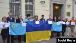 Германи - ГIирмера гIезалошна тIехIиттина акци дIахьош бу Украинин Германерчу векалаллин белхахой. 