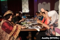 Кызлар кемузардан калфак чигә