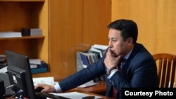 Алмаз Үсөнов.