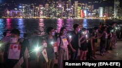 Հազարավոր հոնկոնգցիներ ձեռք ձեռքի տված շղթա են կազմել, 23-ը օգոստոսի, 2019թ․