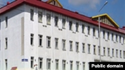 Түбән Вартадагы 15-нче мәктәп бинасы