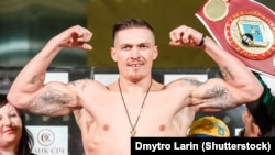 Український боксер Олександр Усик. Київ, 11 грудня 2015 року