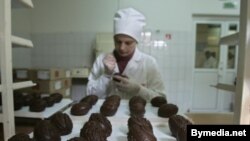 На фабрыцы цукерак, ілюстрацыйнае фота