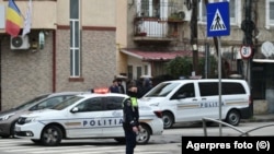 Прокуратура стверджує, що в січні двоє з обвинувачених їздили до Москви, де контактували з людьми, готовими підтримати зусилля організації із захоплення державної влади в Румунії