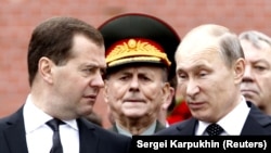 Путин или Медведев?