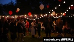 "Дваравая актыўнасьць" у Менску падчас пратэстаў 2020 году. Архіўнае фота