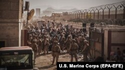 تصویر آرشیف: نیروهای امریکایی در میدان هوایی بین المللی کابل٬ آخرین روز های خروج قوا از افغانستان 