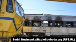 Потяг Інтерсіті, пошкоджений внаслідок масованого обстрілу Києва армією РФ, 28 серпня 2025 року