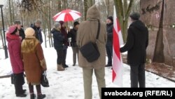 26 лістапада каля помніка пісьменьніку