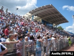Ижаудагы быелгы Сабантуйда да халык мәйданнан тимер рәшәткәләр белән аерылган иде