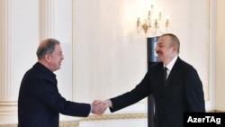 Ադրբեջանի նախագահ Իլհամ Ալիևը նստավայրում ընդունել է Թուրքիայի պաշտպանության նախարար Հուլուսի Աքարին, Բաքու, 31 դեկտեմբերի, 2020թ.
