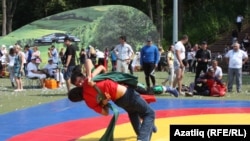 Казан Сабантуена Универсиада кунаклары да килде