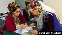 Türkmenistanda geçirilen saýlawlaryň hiç haýsy abraýly synçylar tarapyndan erkin we adalatly saýlaw hökmünde ykrar edilmedi (arhiw suraty) 