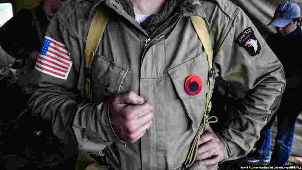 Десантник 101-ї повітряно-десантної дивізії армії США