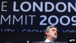Гордон Браун на итоговой пресс-конференции лондонского саммита