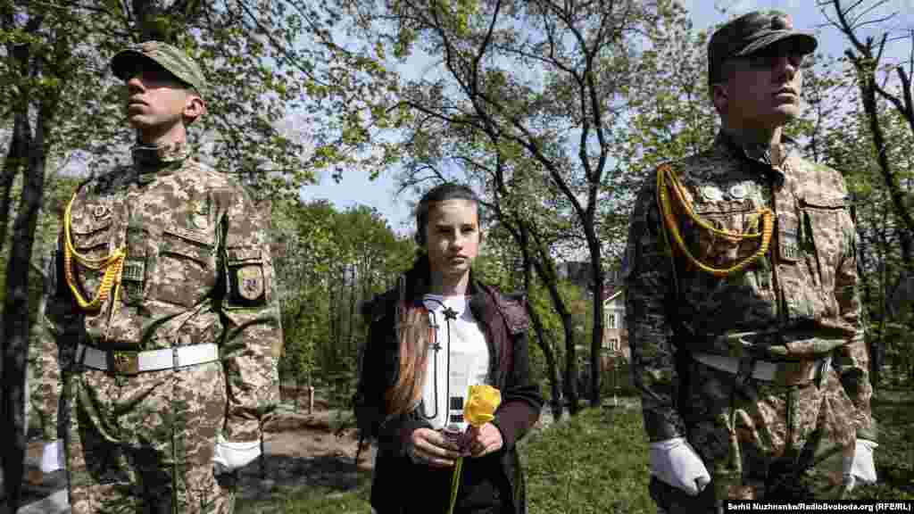 Почесна варта курсантів і школярів