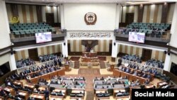 محمد اشرف غنی روز یکشنبه پارلمان آموزشی جوانان را در کابل افتتاح کرد.