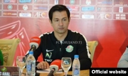 Равшан Муродов, сармураббии дастаи “Аҳал”