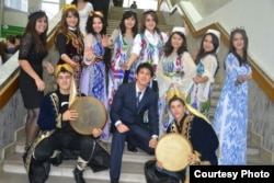 Студенты Российского университета дружбы народов из Узбекистана. 15 ноября 2013 года.