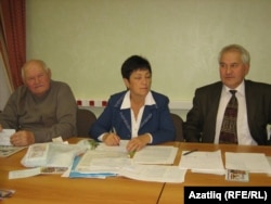 Мәсгут Гаратуев (с), Нәзирә Касимова, Фнун Мирзаянов