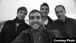 Адам Лентон (алда) дуслары белән