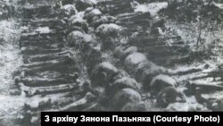 Раскопкі ў Курапатах у 1988 годзе. З архіву Зянона Пазьняка. 