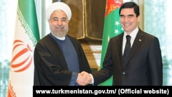 Eýranyň prezidenti Hassan Rohani we Türkmenistanyň prezidenti Gurbanguly Berdimuhamedow