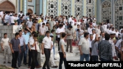 Тажикстан -- Дүйшөмбүдөгү борбордук мечит.