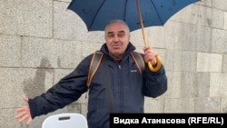 Владимир Стоянов, баща на обвинения за побоя на метеоролозите Стоян Стоянов, протестира с гладна стачка срещу прокурор Мария Николова, 1 април 2025 г.