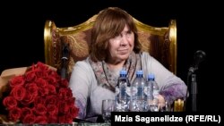 په بلاروس کې د نوبل جایزې ګټونکې سویتلانا الیکسي ویچ