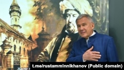 Татарстан президенты Рөстәм Миңнеханов Шиһабетдин Мәрҗани исемендәге 2нче татар гимназиясендә, 2025 елның гыйнвары