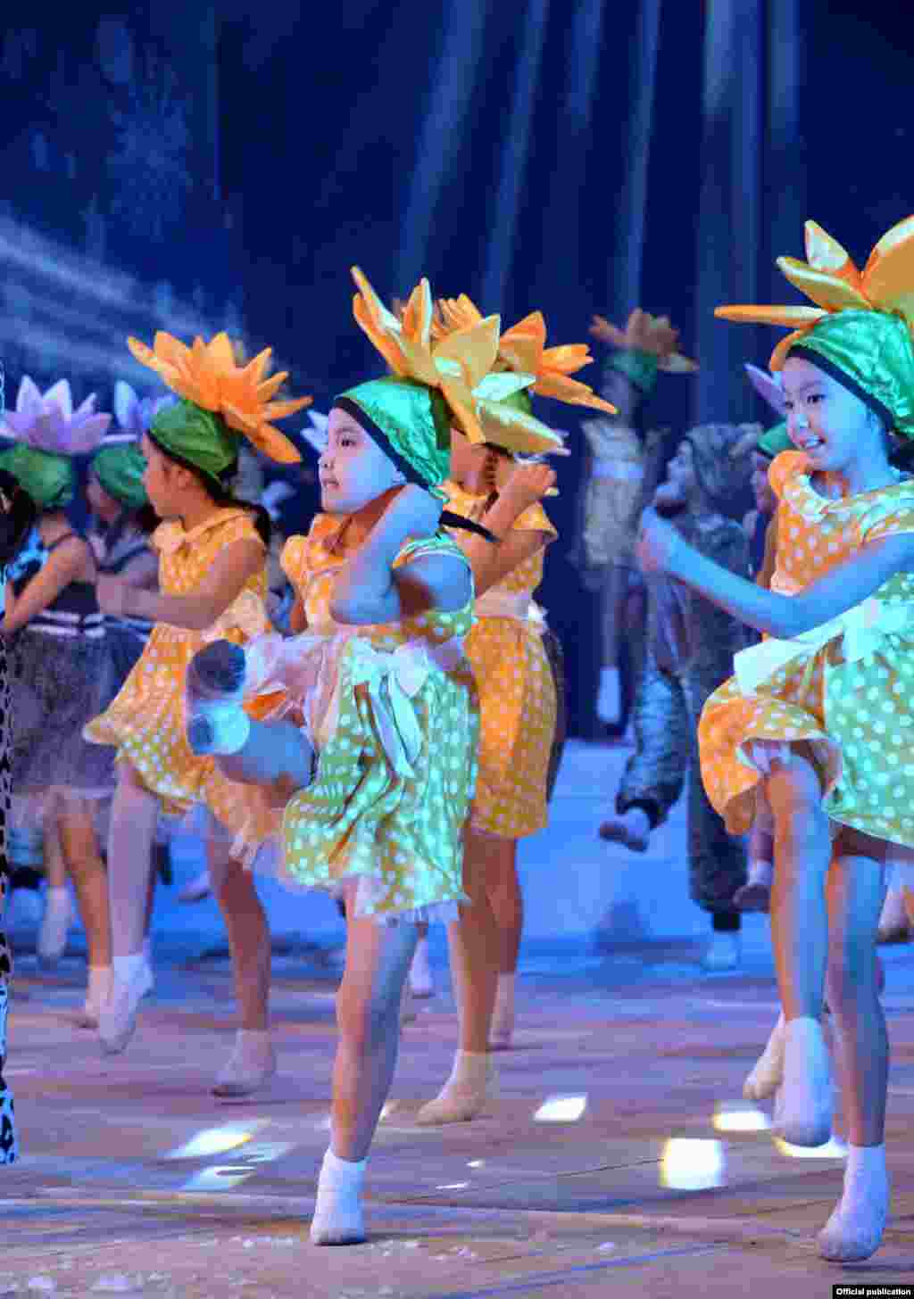 Народный образцово-хореографический ансамбль «Шаттык» Национального центра детей и юношества «Сейтек»