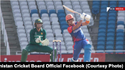 تصویر آرشیف: گوشه یی از بازی تیم ملی کریکت افغانستان با پاکستان که در سال ۲۰۲۰ برگزار شده بود