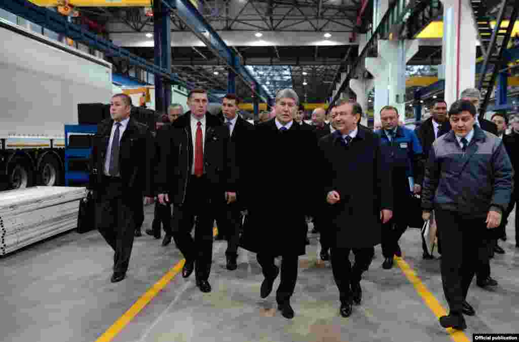 Алмазбек Атамбаев өзбек лидери Шавкат Мирзиёевге сапар менен келүүгө чакырганы үчүн ыраазычылык билдирди.&nbsp;