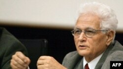 Жак Деррида, французский философ