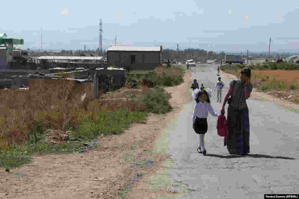 Бул жер 2005-жылдагы ынкылаптан кийин басылып алынган, Бишкектин жанындагы таштанды аймагы.