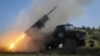 Украинские военнослужащие обстреливают российские войска из реактивной системы залпового огня БМ-21 «Град» в ходе российского нападения на Украину в Донецкой области, Украина, 3 июня 2025 года