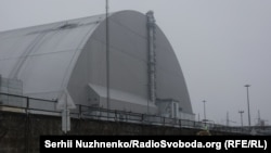 Канфайнмэнт над аварыйным 4-м блёкам Чарнобыльскай АЭС, які расейскія войскі атакавалі сёлета ў лютым. Ілюстрацыйнае фота