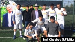 "ЭлТР" телеканалынын журналисттеринен түзүлгөн футболдук команда. 