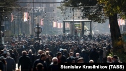 11 листопада в Єревані відбулися сутички силовиків із демонстрантами, які зібралися в столиці Вірменії через незгоду із рішенням прем’єр-міністра Нікола Пашиняна підписати угоду з Азербайджаном про припинення більш ніж шести тижнів боїв у Нагірному Карабасі