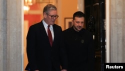 Британ премьери Кир Стармер жана украин мамлекет башчысы Владимир Зеленский. Лондон, 1-март 2025-жыл