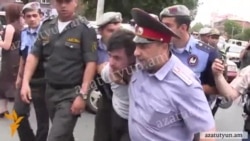 Հայկ Կյուրեղյանը պնդել է, որ իրեն խոշտանգել են ոստիկանության բաժնում