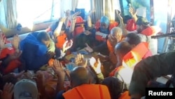 Իսրայելցի զինվորները ներխուժում են Գազա օգնություն տեղափոխող «Ֆլորիդա» նավ, 2-ը հոկտեմբերի, 2025թ.