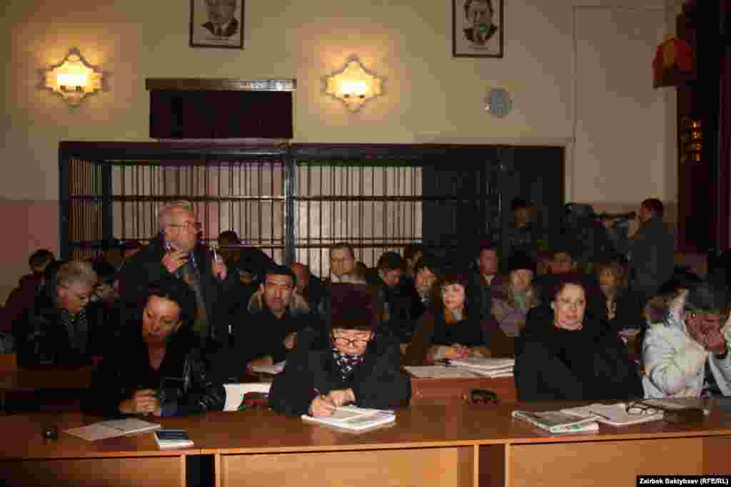 Соттук жыйын маалында