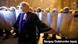 Лютеранский священник между майдановцами и "Беркутом" в декабре 2013