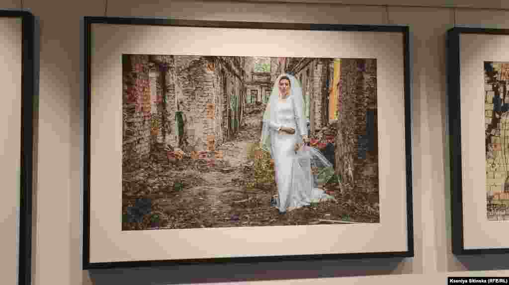 Українська депутатка Марія Мезенцева у весільній сукні. Чоловік нардепки Юрій Федоренко військовослужбовець, командир підрозділу «Ахіллес»