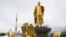 Ашхабад шаарындагы Түркмөнстандын биринчи президенти Сапармурат Ниязовдун эстелиги.