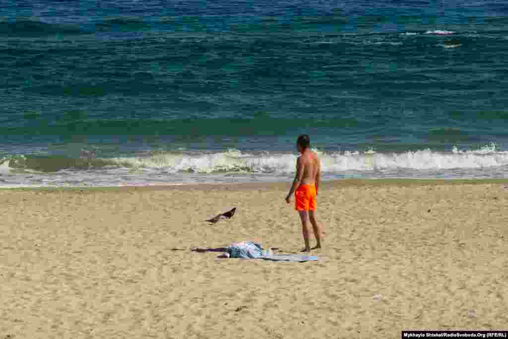 Одесит-морж каже, що ані коронавірусу, ані поліції він не боїться. Правоохоронців поки не бачив і не думає, що його дійсно оштрафують. Одеса, 6 квітня 2020 року&nbsp;