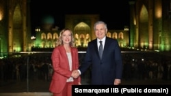 Премьер-министр Италии Джорджа Мелони с президентом Узбекистана Шавкатом Мирзиёевым. Самарканд, 28 мая 2025 года